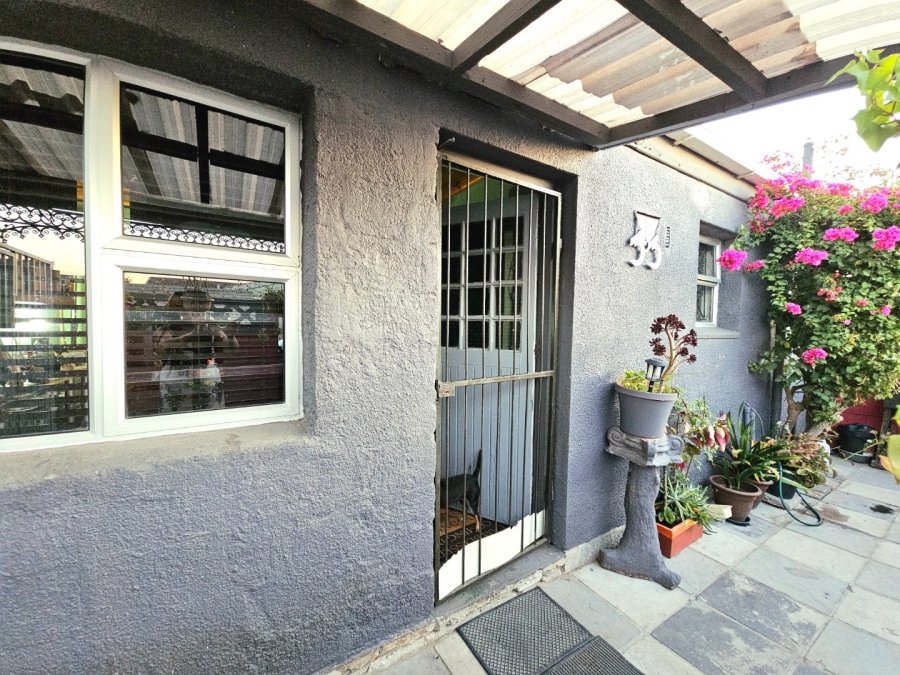  Bedroom Property for Sale in Rocklands Western Cape